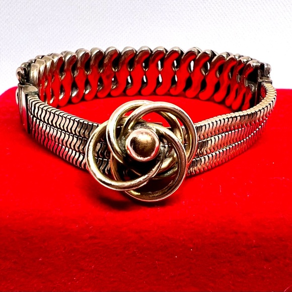 Vintage Sweetheart Expansion Bracelet by Carl-Art Gold Tone Stretch Band &Chains - Picture 1 of 17